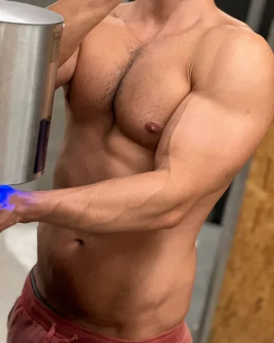 Valls photo 15, latino, curvy, black hair, 178 cm, 83 kg, Hong Kong