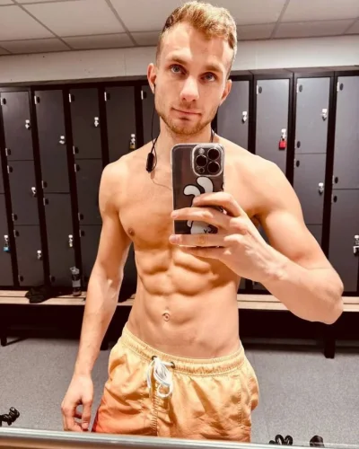 Stanley photo 1, slavic, average, brunette, 188 cm, 77 kg, Hong Kong