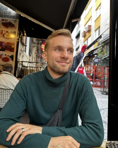 Stanley photo 5, slavic, average, brunette, 188 cm, 77 kg, Hong Kong