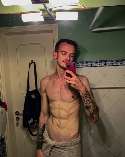Vernon photo 3, slavic, average, brunette, 190 cm, 77 kg, Hong Kong