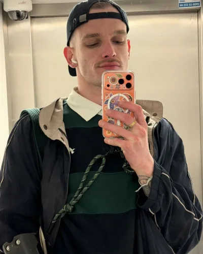 Vernon photo 4, slavic, average, brunette, 190 cm, 77 kg, Hong Kong