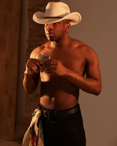Thor photo 19, latino, average, black hair, 170 cm, 65 kg, Hong Kong