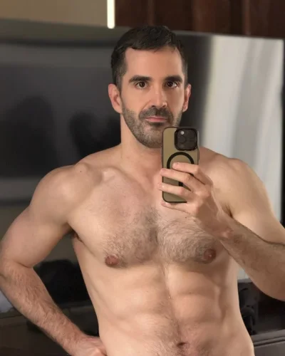 Bernard photo 7, european, athletic, black hair, 180 cm, 79 kg, Hong Kong