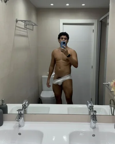 Vergon photo 6, latino, athletic, black hair, 183 cm, 83 kg, Hong Kong