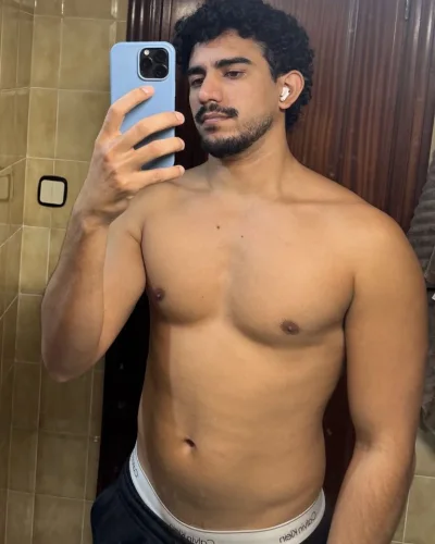 Vergon photo 8, latino, athletic, black hair, 183 cm, 83 kg, Hong Kong