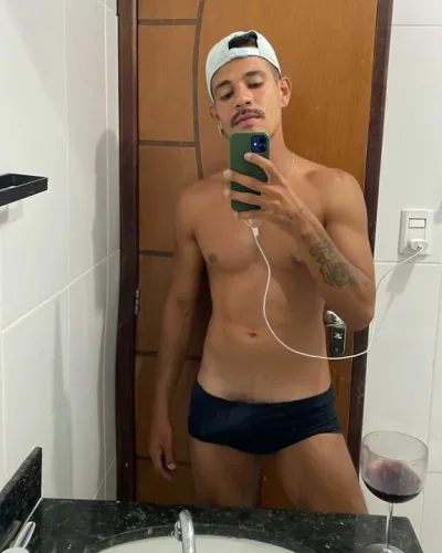 Victor photo 4, latino, athletic, black hair, 178 cm, 74 kg, Hong Kong