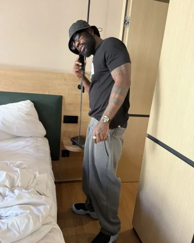 Domis photo 3, ebony / black, curvy, black hair, 183 cm, 95 kg, Hong Kong