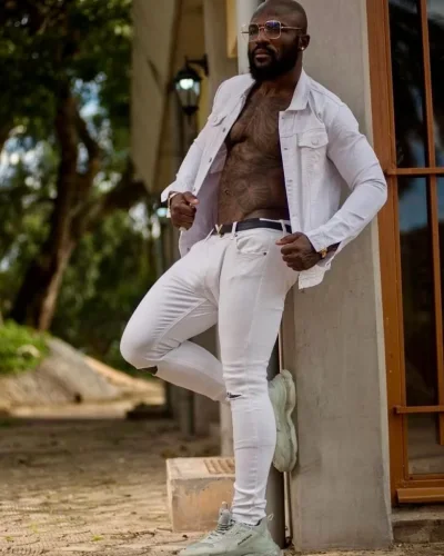 Domis photo 6, ebony / black, curvy, black hair, 183 cm, 95 kg, Hong Kong