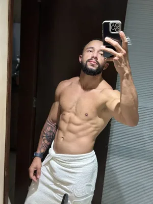 Wallace photo 1, latino, athletic, black hair, 178 cm, 72 kg, Hong Kong
