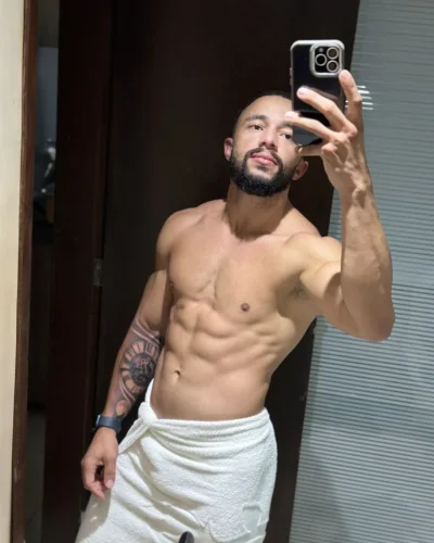 Wallace photo 1, latino, athletic, black hair, 178 cm, 72 kg, Hong Kong