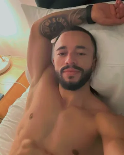 Wallace photo 3, latino, athletic, black hair, 178 cm, 72 kg, Hong Kong