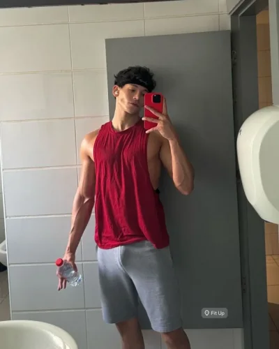 Tonny photo 1, latino, average, brunette, 185 cm, 72 kg, Hong Kong