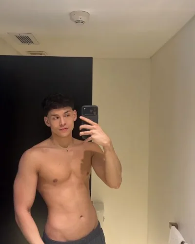 Tonny photo 10, latino, average, brunette, 185 cm, 72 kg, Hong Kong