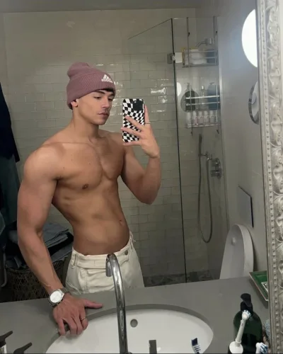 Tonny photo 11, latino, average, brunette, 185 cm, 72 kg, Hong Kong