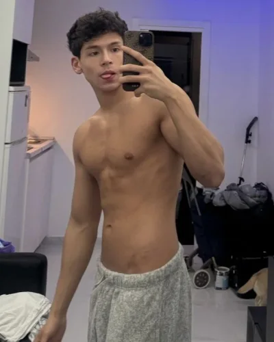 Tonny photo 12, latino, average, brunette, 185 cm, 72 kg, Hong Kong
