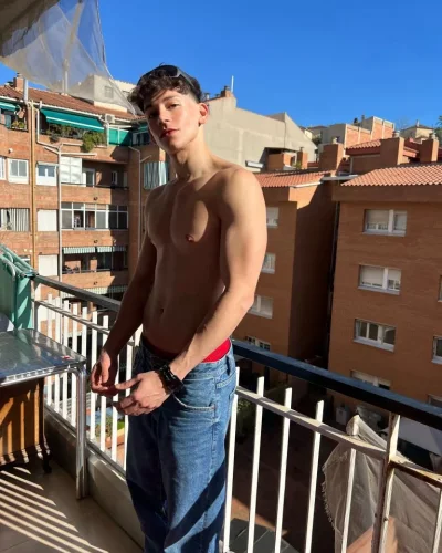 Tonny photo 2, latino, average, brunette, 185 cm, 72 kg, Hong Kong