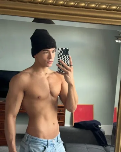 Tonny photo 6, latino, average, brunette, 185 cm, 72 kg, Hong Kong