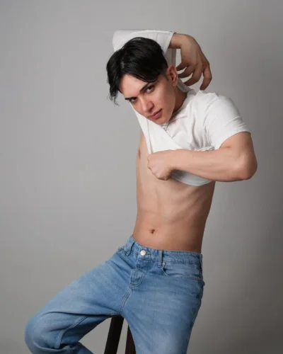 Wilder photo 3, latino, average, black hair, 178 cm, 63 kg, Hong Kong