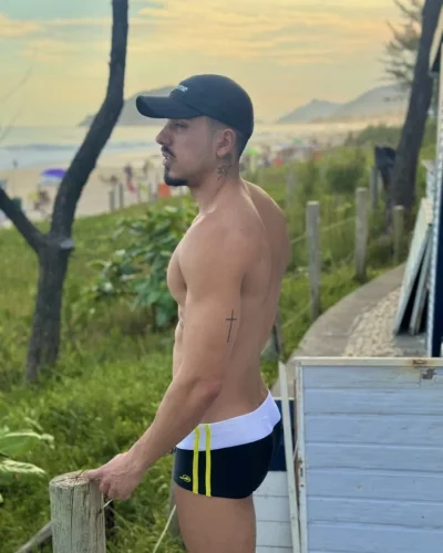 Vitor photo 18, latino, athletic, black hair, 188 cm, 83 kg, Hong Kong