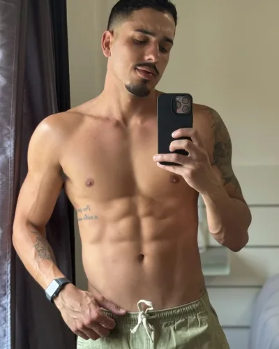 Vitor photo 8, latino, athletic, black hair, 188 cm, 83 kg, Hong Kong