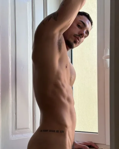 Vitor photo 9, latino, athletic, black hair, 188 cm, 83 kg, Hong Kong