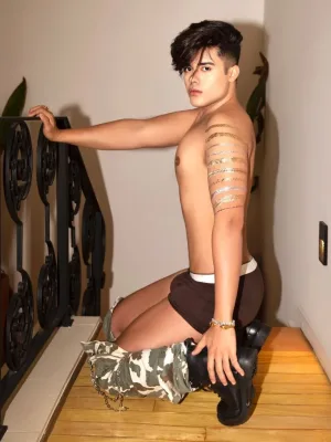 Valentin photo 1, latino, athletic, black hair, 175 cm, 72 kg, Hong Kong