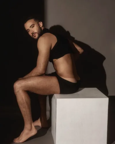 Carlo photo 13, latino, athletic, black hair, 188 cm, 88 kg, Hong Kong