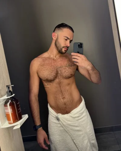 Carlo photo 15, latino, athletic, black hair, 188 cm, 88 kg, Hong Kong