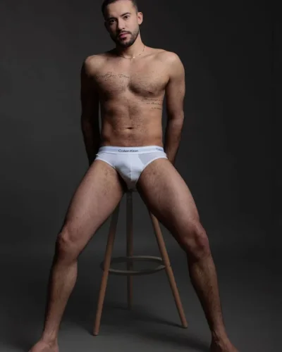 Carlo photo 17, latino, athletic, black hair, 188 cm, 88 kg, Hong Kong