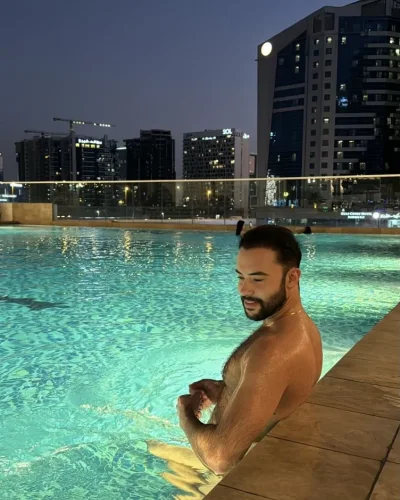 Carlo photo 5, latino, athletic, black hair, 188 cm, 88 kg, Hong Kong