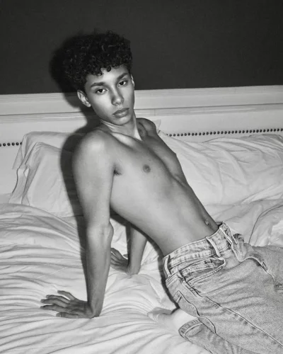 Sean photo 11, latino, average, brunette, 168 cm, 56 kg, Hong Kong