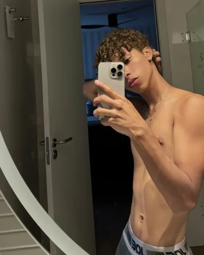 Sean photo 3, latino, average, brunette, 168 cm, 56 kg, Hong Kong