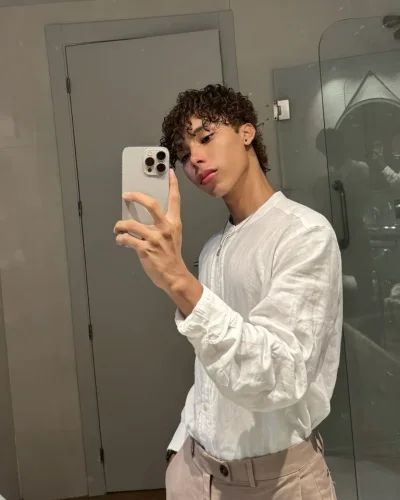 Sean photo 5, latino, average, brunette, 168 cm, 56 kg, Hong Kong