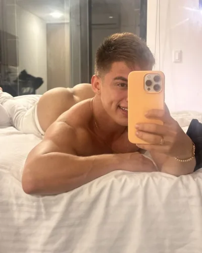 Cesar photo 10, latino, curvy, brunette, 170 cm, 74 kg, Hong Kong