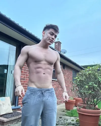 Cesar photo 18, latino, curvy, brunette, 170 cm, 74 kg, Hong Kong