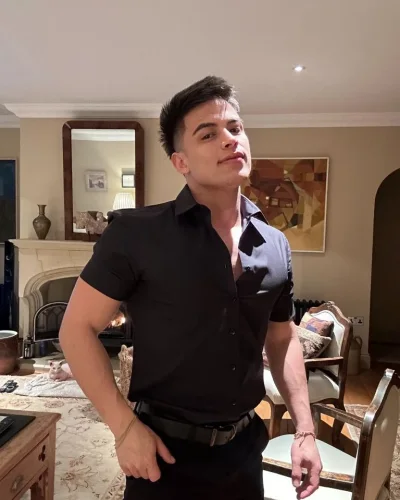 Cesar photo 19, latino, curvy, brunette, 170 cm, 74 kg, Hong Kong