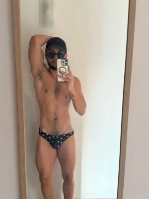 Angelo photo 1, latino, athletic, black hair, 175 cm, 72 kg, Hong Kong