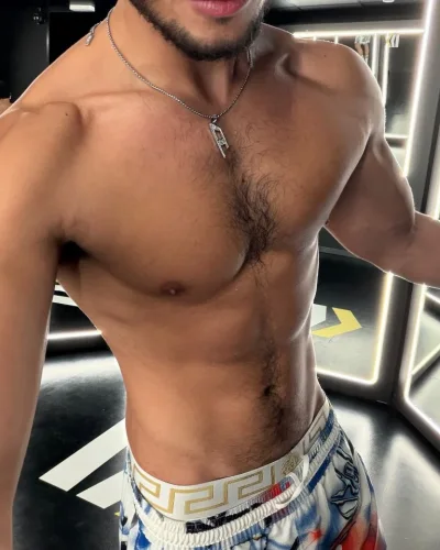 Angelo photo 10, latino, athletic, black hair, 175 cm, 72 kg, Hong Kong