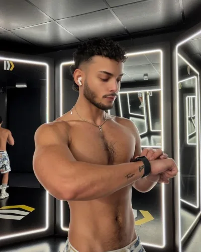 Angelo photo 11, latino, athletic, black hair, 175 cm, 72 kg, Hong Kong