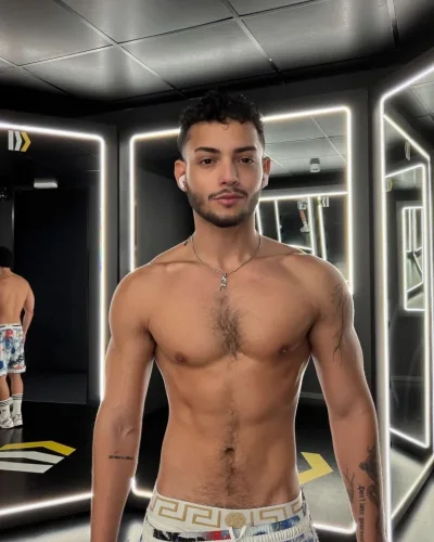Angelo photo 14, latino, athletic, black hair, 175 cm, 72 kg, Hong Kong