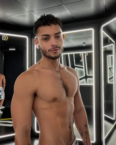 Angelo photo 15, latino, athletic, black hair, 175 cm, 72 kg, Hong Kong