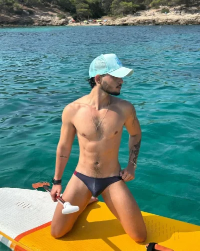 Angelo photo 6, latino, athletic, black hair, 175 cm, 72 kg, Hong Kong