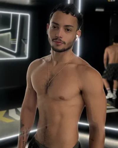 Angelo photo 8, latino, athletic, black hair, 175 cm, 72 kg, Hong Kong