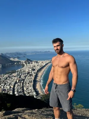 Vizallati photo 1, european, athletic, brunette, 175 cm, 72 kg, Hong Kong