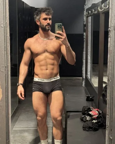 Vizallati photo 2, european, athletic, brunette, 175 cm, 72 kg, Hong Kong