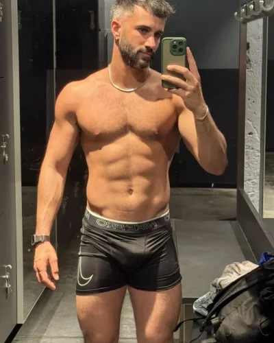 Vizallati photo 3, european, athletic, brunette, 175 cm, 72 kg, Hong Kong