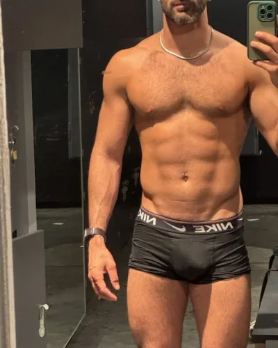 Vizallati photo 5, european, athletic, brunette, 175 cm, 72 kg, Hong Kong