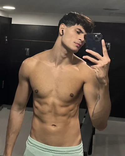 Patrick photo 10, latino, average, brunette, 175 cm, 65 kg, Hong Kong