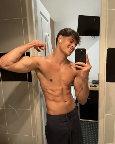 Patrick photo 6, latino, average, brunette, 175 cm, 65 kg, Hong Kong