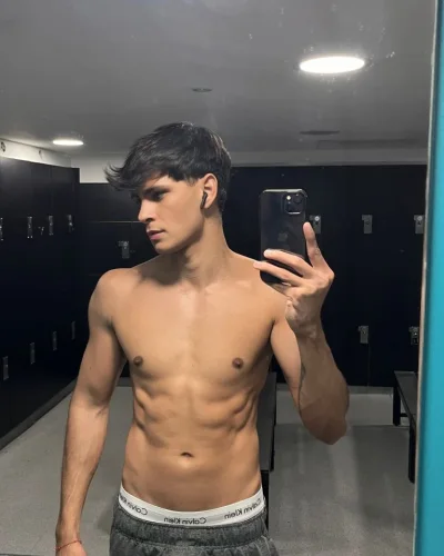 Patrick photo 7, latino, average, brunette, 175 cm, 65 kg, Hong Kong